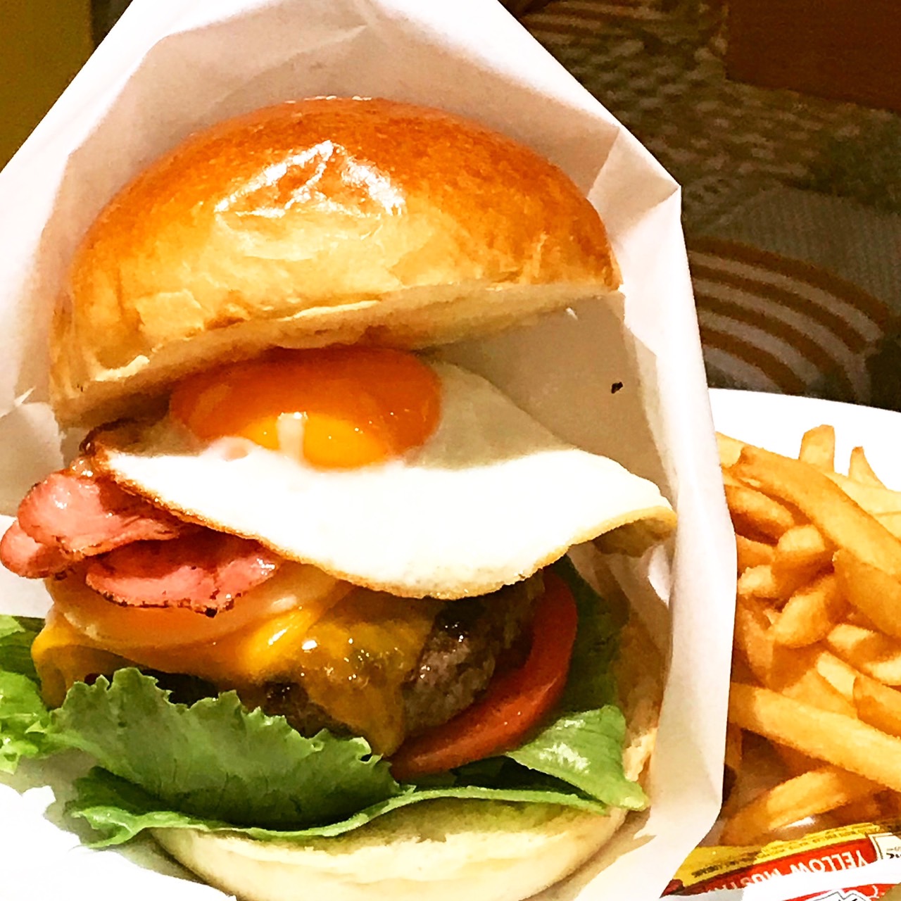 ベーコンエッグチーズバーガー